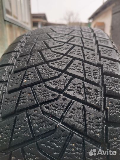 Bridgestone Blizzak LM-001 235/55 R17