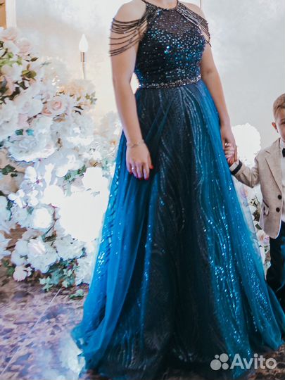 Вечернее платье
