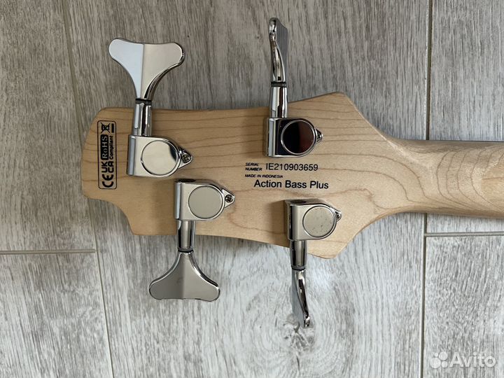 Бас-гитара Cort Action Bass Plus 4 струны