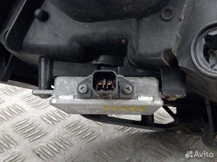 Фара передняя для Mazda 3 BK BP9W51041E