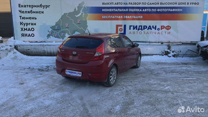 Накладка ручки внутренней левой Hyundai Solaris 82611RB000