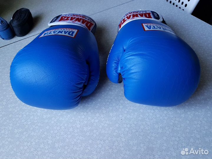 Груша И перчатки