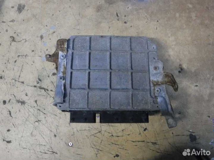 Блок управления двигателем Toyota Corolla E15
