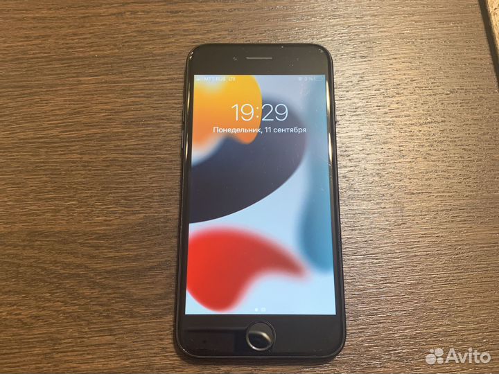 Телефон iPhone 7