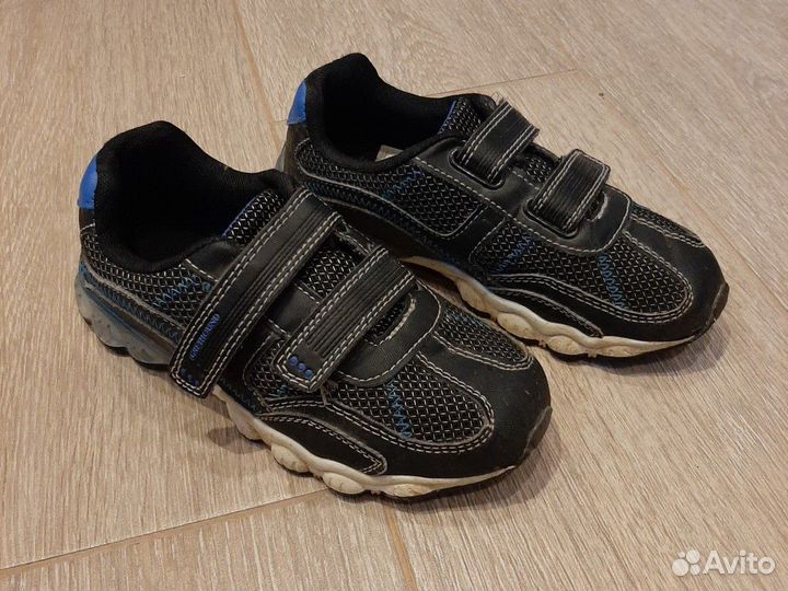 Кроссовки р.32