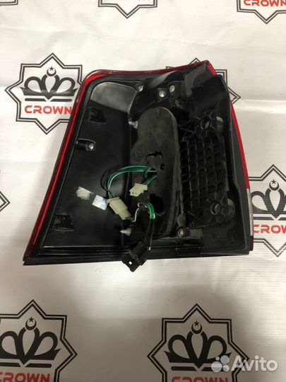 Фонарь наружный задний правый Toyota Land Cruiser