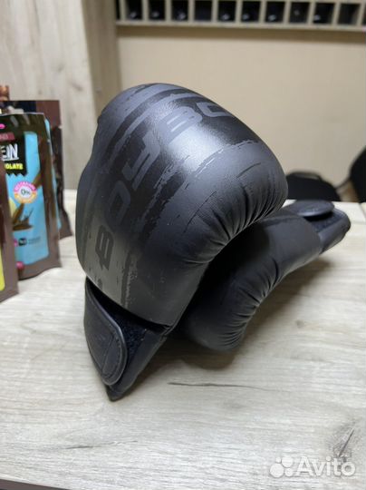 Боксерские перчатки