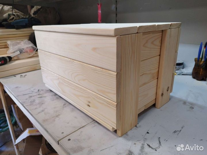 Сундук деревянный