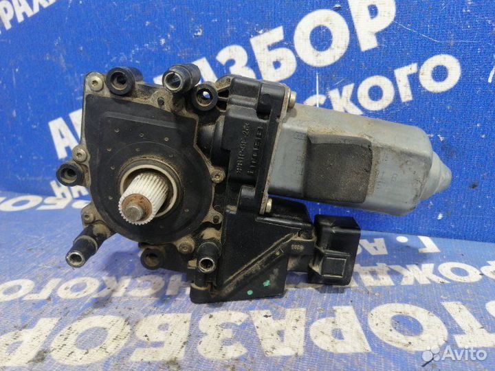 Моторчик стеклоподъемника Audi A8 седан ABZ 1996