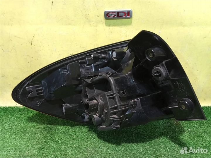 Фонарь задний наружный правый Renault Kaptur 2016