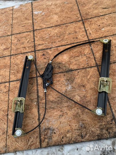 Стеклоподъемник передний левый на Audi A4 B9 8W