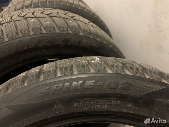 Bridgestone Blizzak Spike-02 235/45 R18 98T