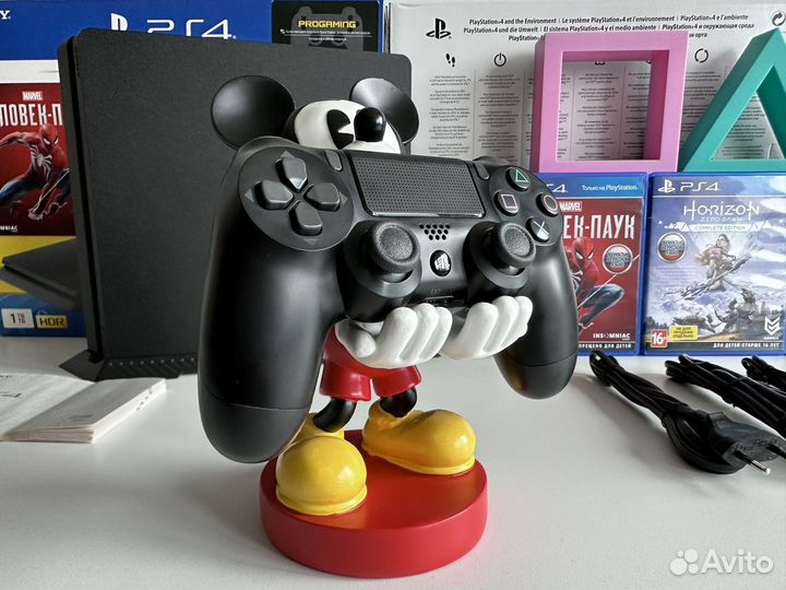 Sony PS4 Slim 1TB состояние новой 05.2020г