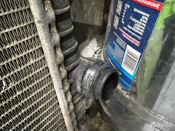 Радиатор на Порш Каен