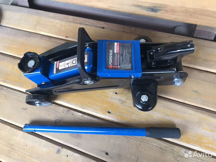 Домкрат подкатной гидравлический новый