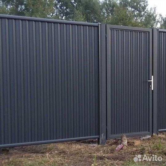 Забор из профнастила в рамке в Торопце