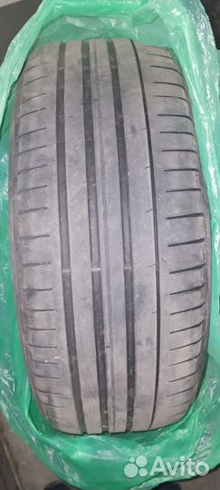 Pirelli P Zero PZ4 235/55 R18 100V