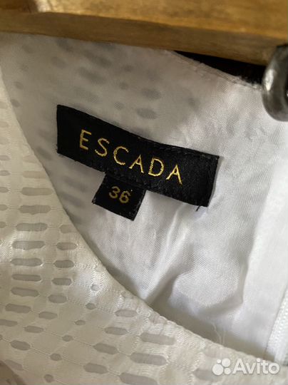 Платье escada 44