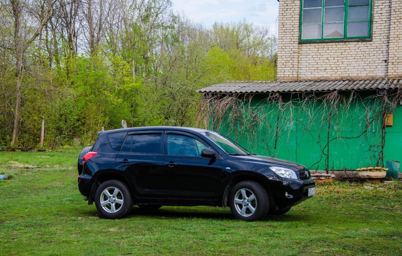 Toyota RAV4: фото владельца