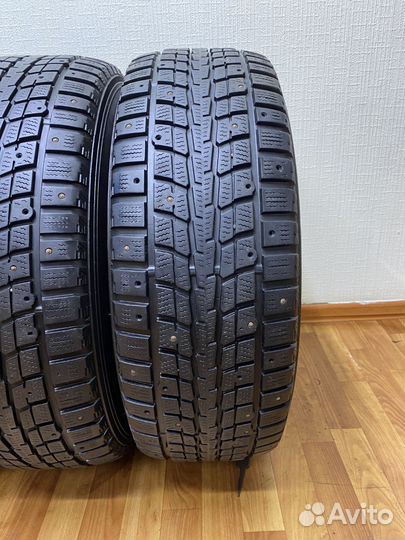 Dunlop SP Winter Ice 01 235/65 R17