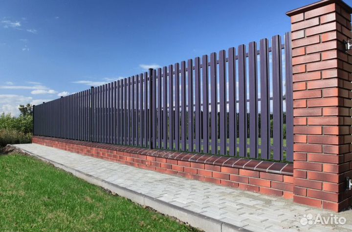 Забор из евроштакетника цена за метр качественно