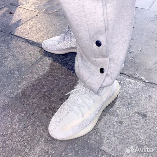 Yeezy 350 V2 linen