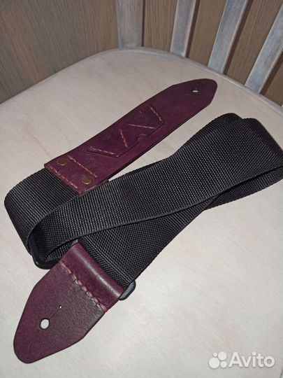 Кожаный гитарный ремень