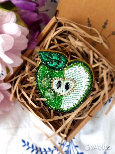 Брошь украшение