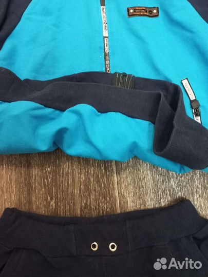 Спортивный костюм женский