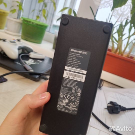 Xbox 360 Slim прошитый (прошивку не знаю)