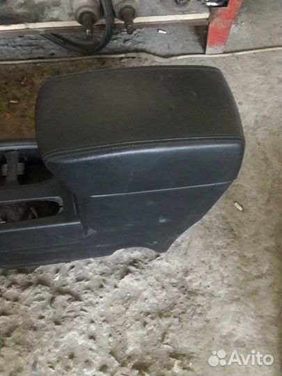 Actyon new - подлокотник