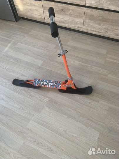 Детский зимний самокат