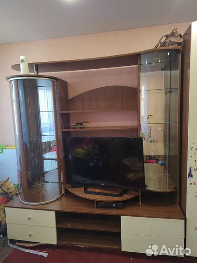 Стенка в гостиную