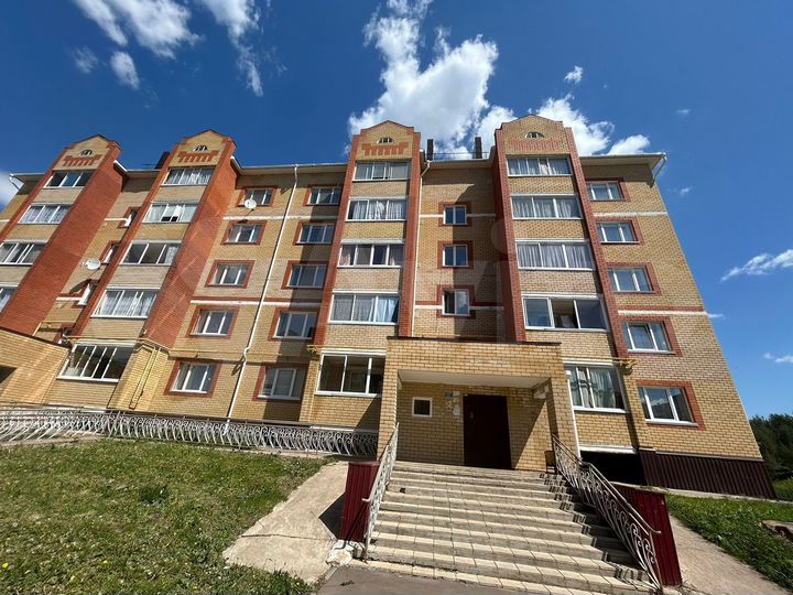 2-к. квартира, 60 м², 2/5 эт.