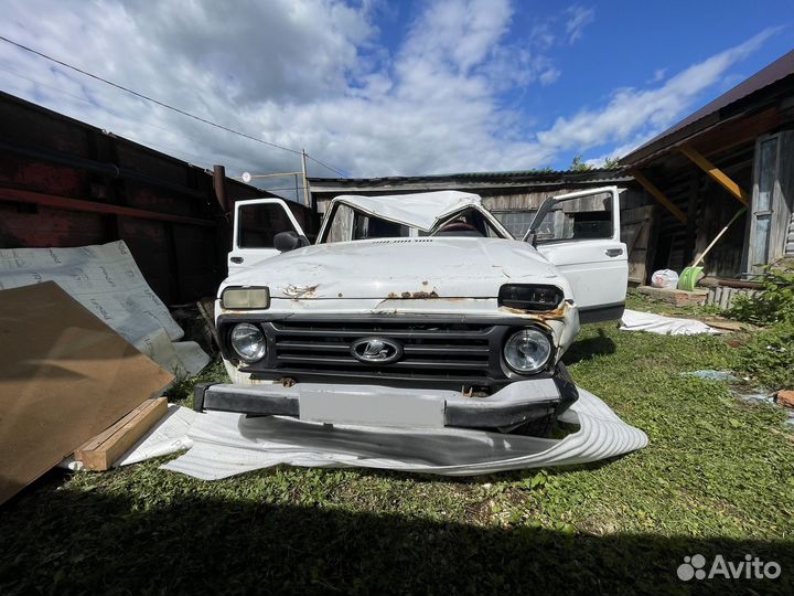 LADA 4x4 (Нива) 1.7 МТ, 2015, битый, 147 000 км
