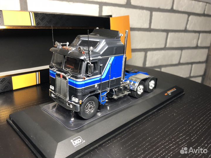 Kenworth K100 Aerodyne blue 1:43 IXO