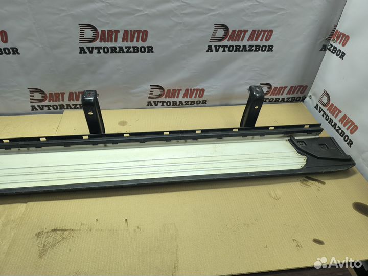 Подножка порога правая Mitsubishi Pajero Sport 3