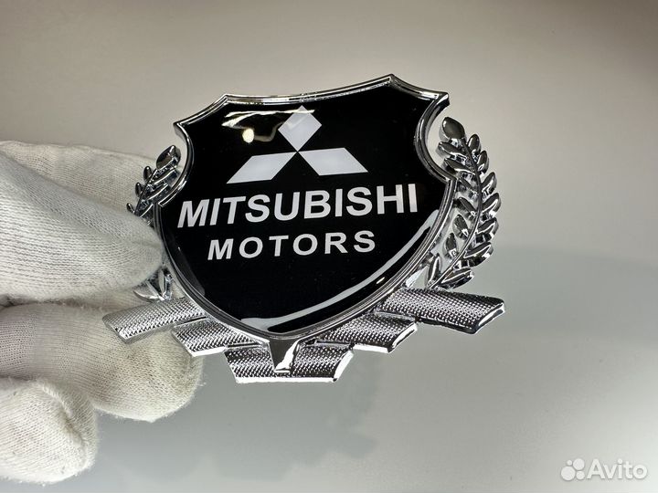 Эмблема шильдик Mitsubishi (хром, 8 x 8,5)