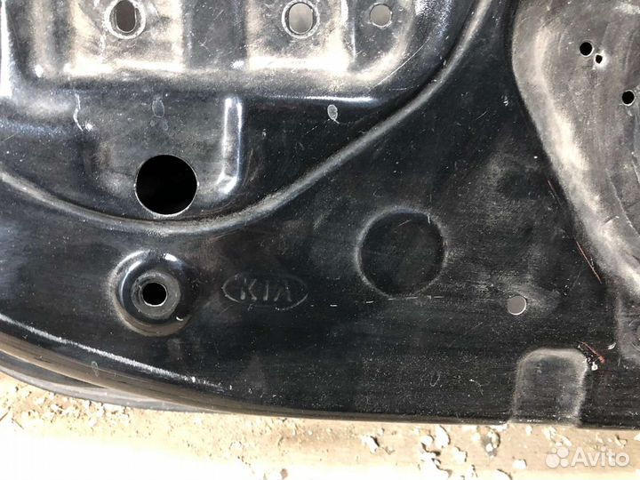 Задняя левая дверь kia rio3