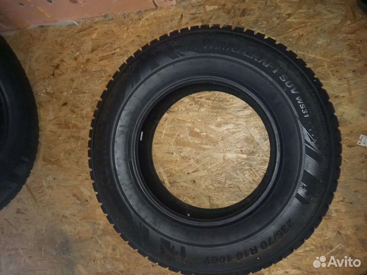 Kumho WinterCraft SUV Ice WS31 235/70 R16 106T