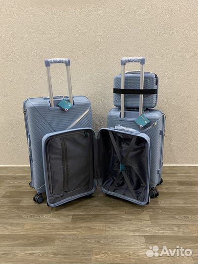 Чемодан на колесах противоударный новый
