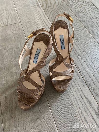 Босоножки Prada