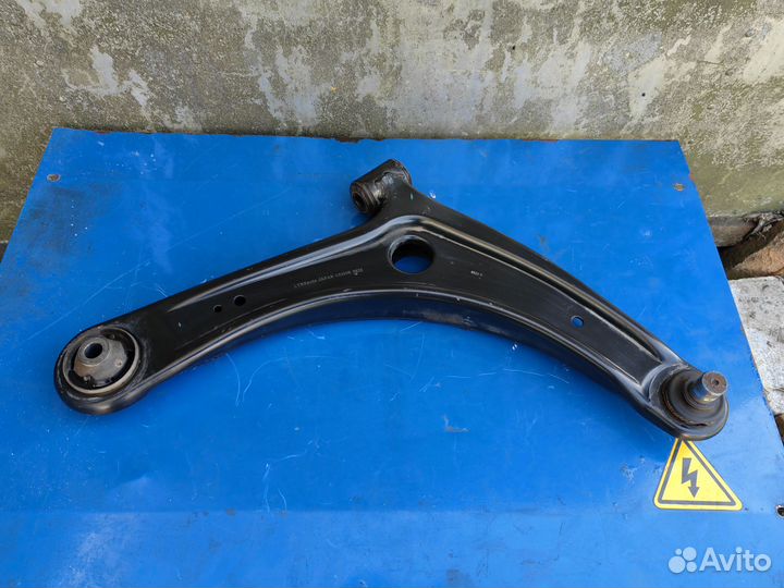 Рычаг передний правый Mitsubishi Lancer X