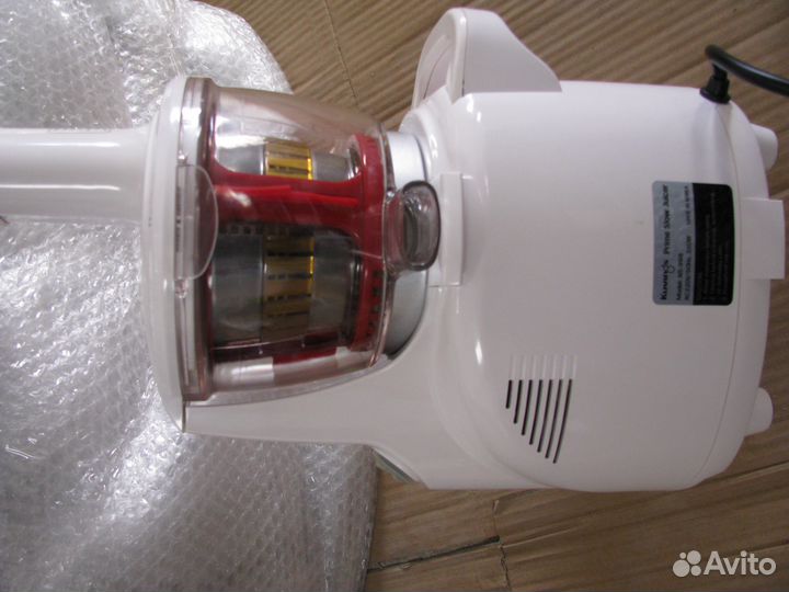 Шнековая соковыжималка