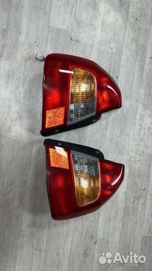 Фонарь задний левый правый Hyundai accent 2010