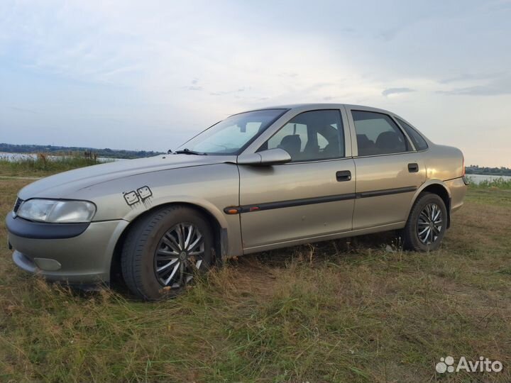 Opel Vectra 1.6 МТ, 1998, 289 600 км