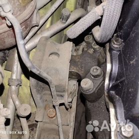 Опора двигателя верхняя Ситроен С3 Пикассо