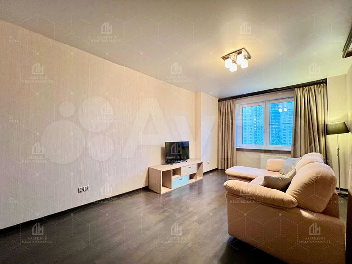 3-к. квартира, 82 м², 4/22 эт.