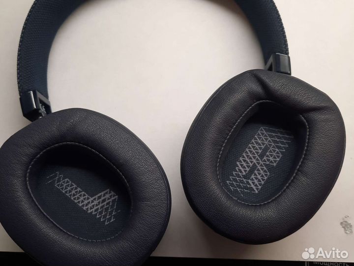 Беспроводные наушники JBL live 660NC