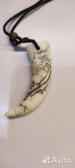 Кулон на шнурке этнический